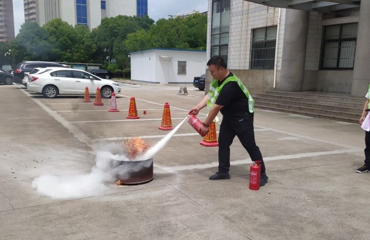 灭火.jpg 灭火.jpg