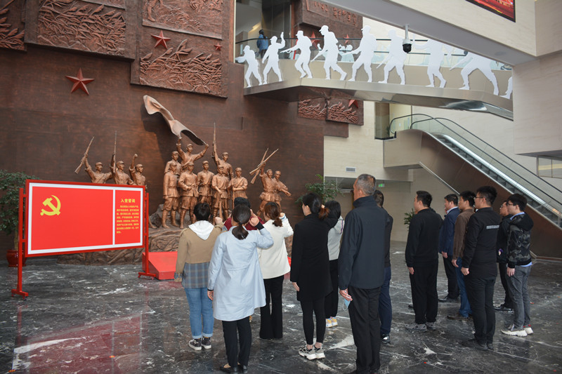 重温入党誓词.jpg 重温入党誓词.jpg