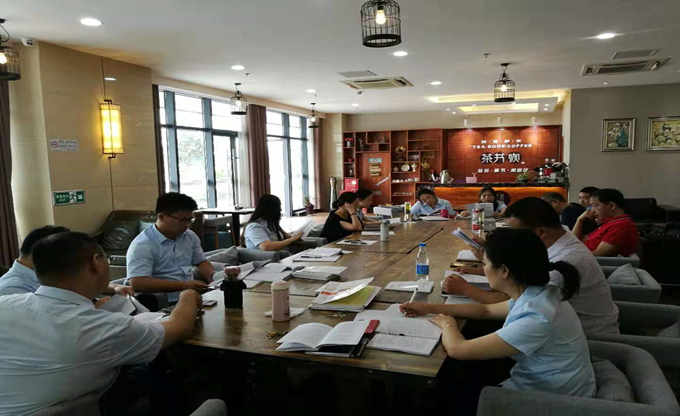 公路服务公司员工学法.png 公路服务公司员工学法.png