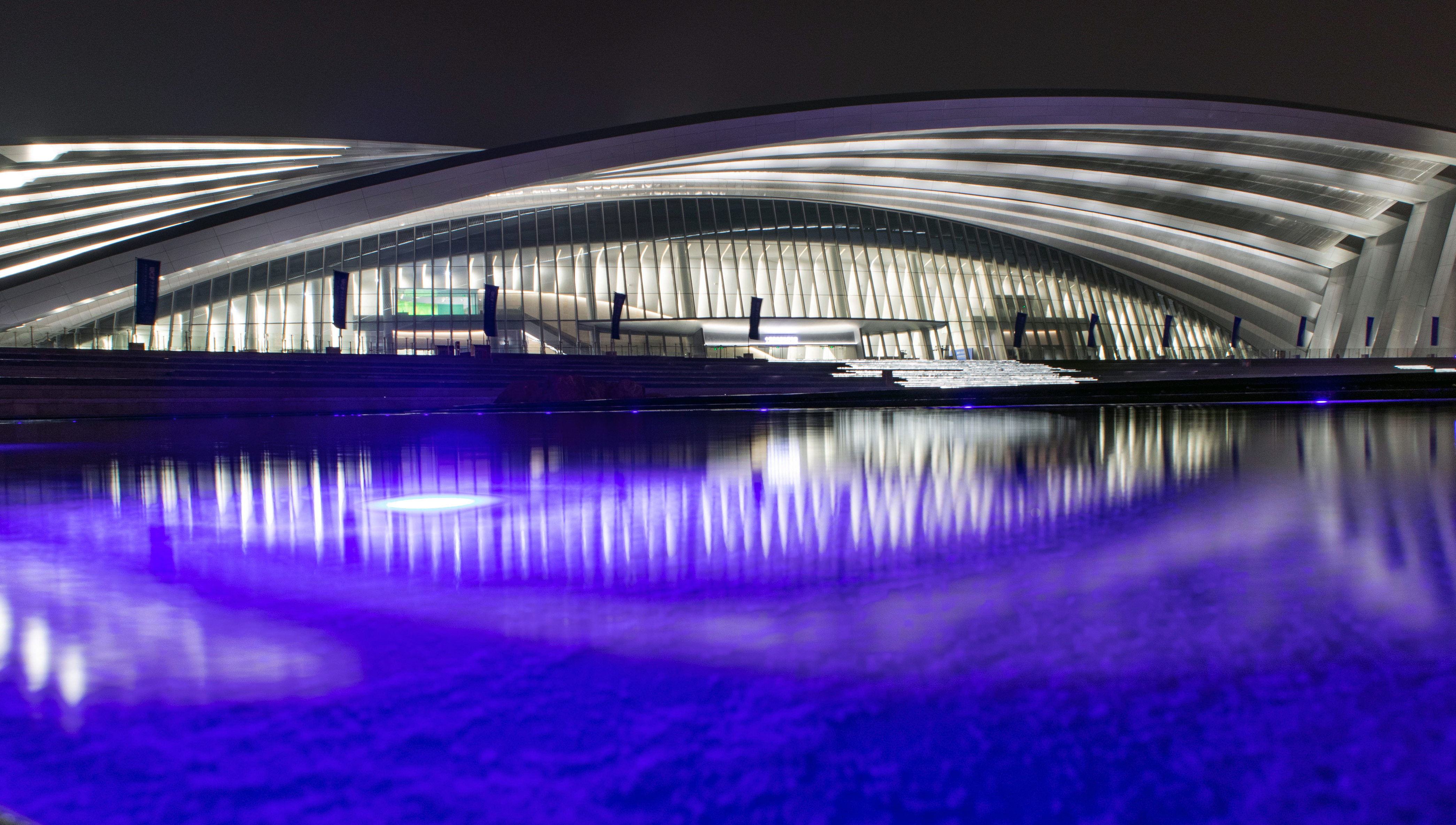 博物馆夜景.jpg 博物馆夜景.jpg