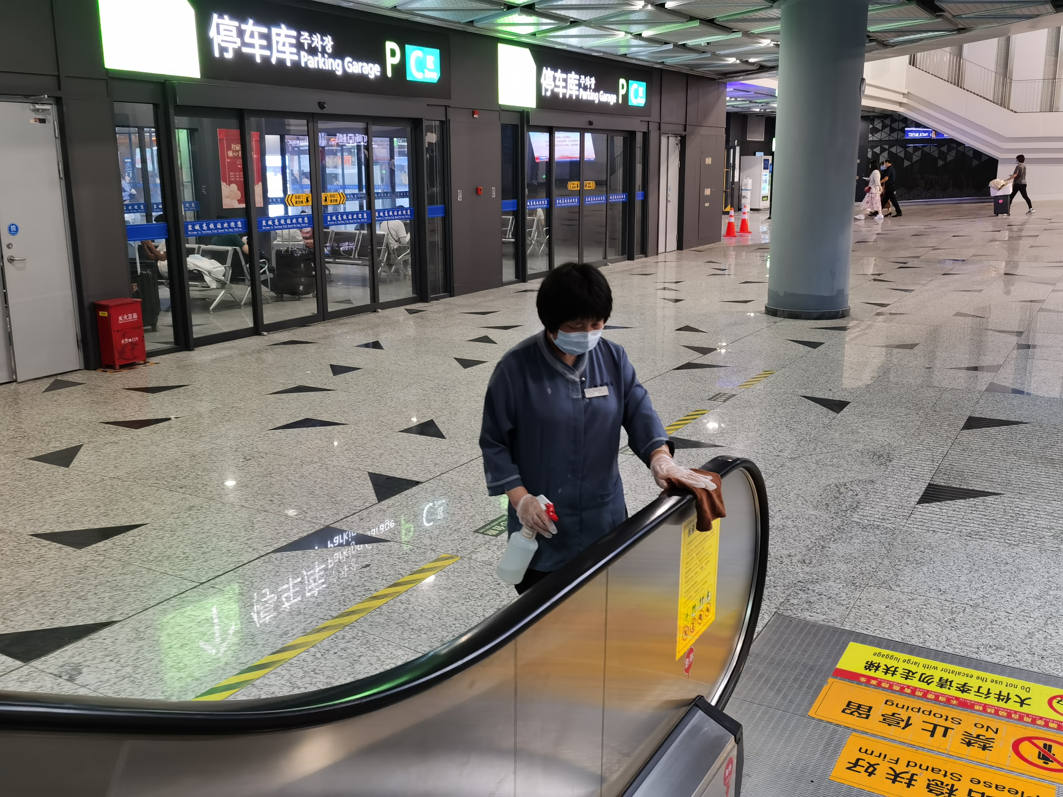 日常保洁作业.jpg 日常保洁作业.jpg