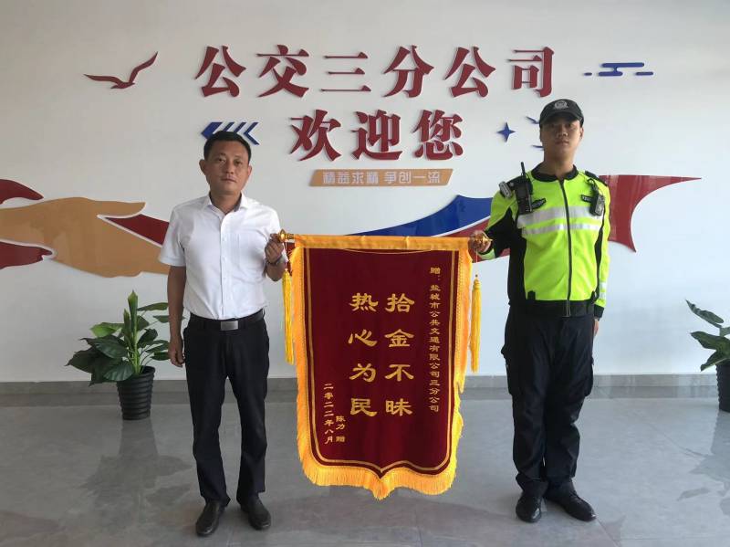 e0a398d48b0364f1640a561e2d5665d(1).jpg e0a398d48b0364f1640a561e2d5665d(1).jpg