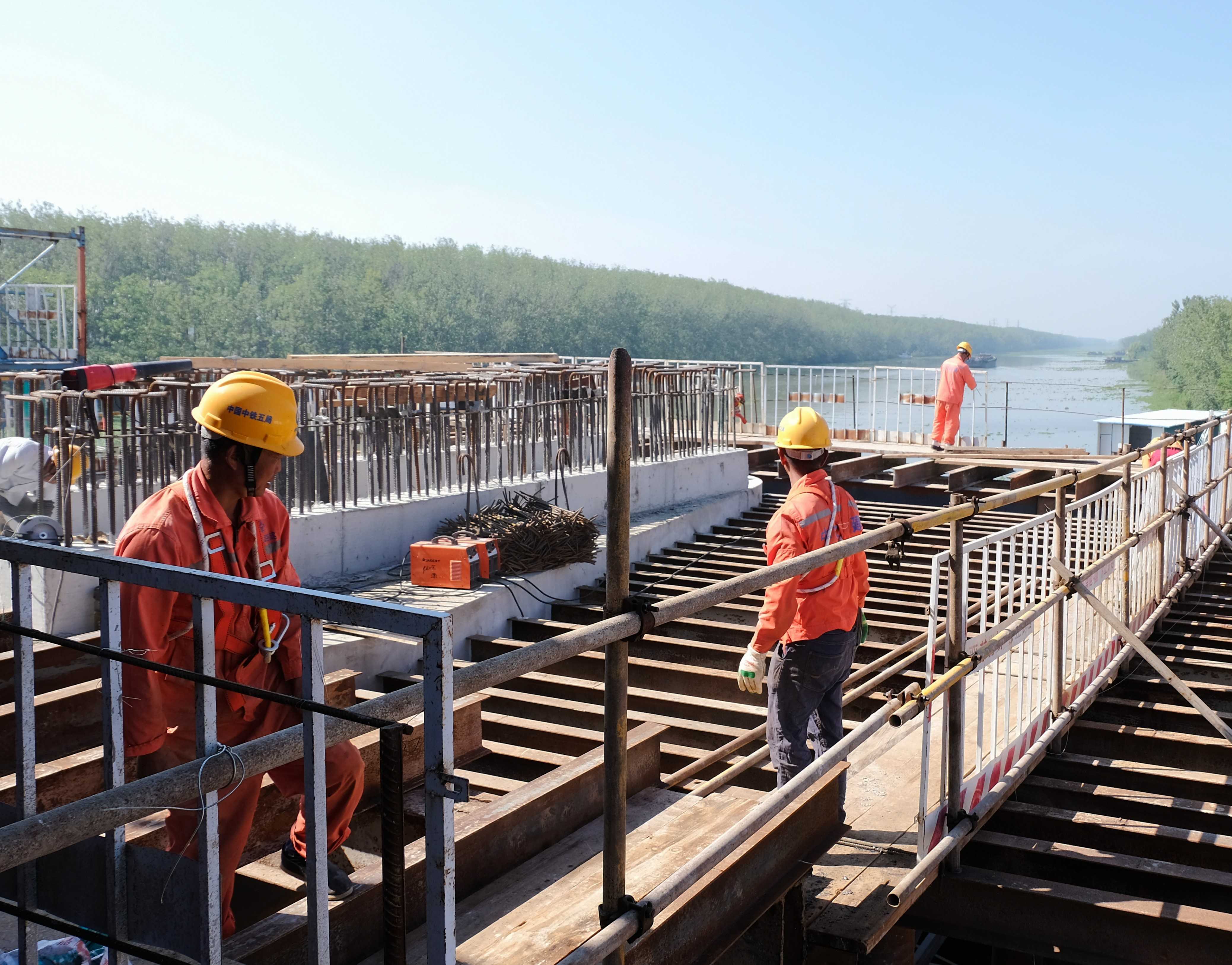 5e9e2c1b6f01586956b3031b2ff5ceb.jpg 5e9e2c1b6f01586956b3031b2ff5ceb.jpg