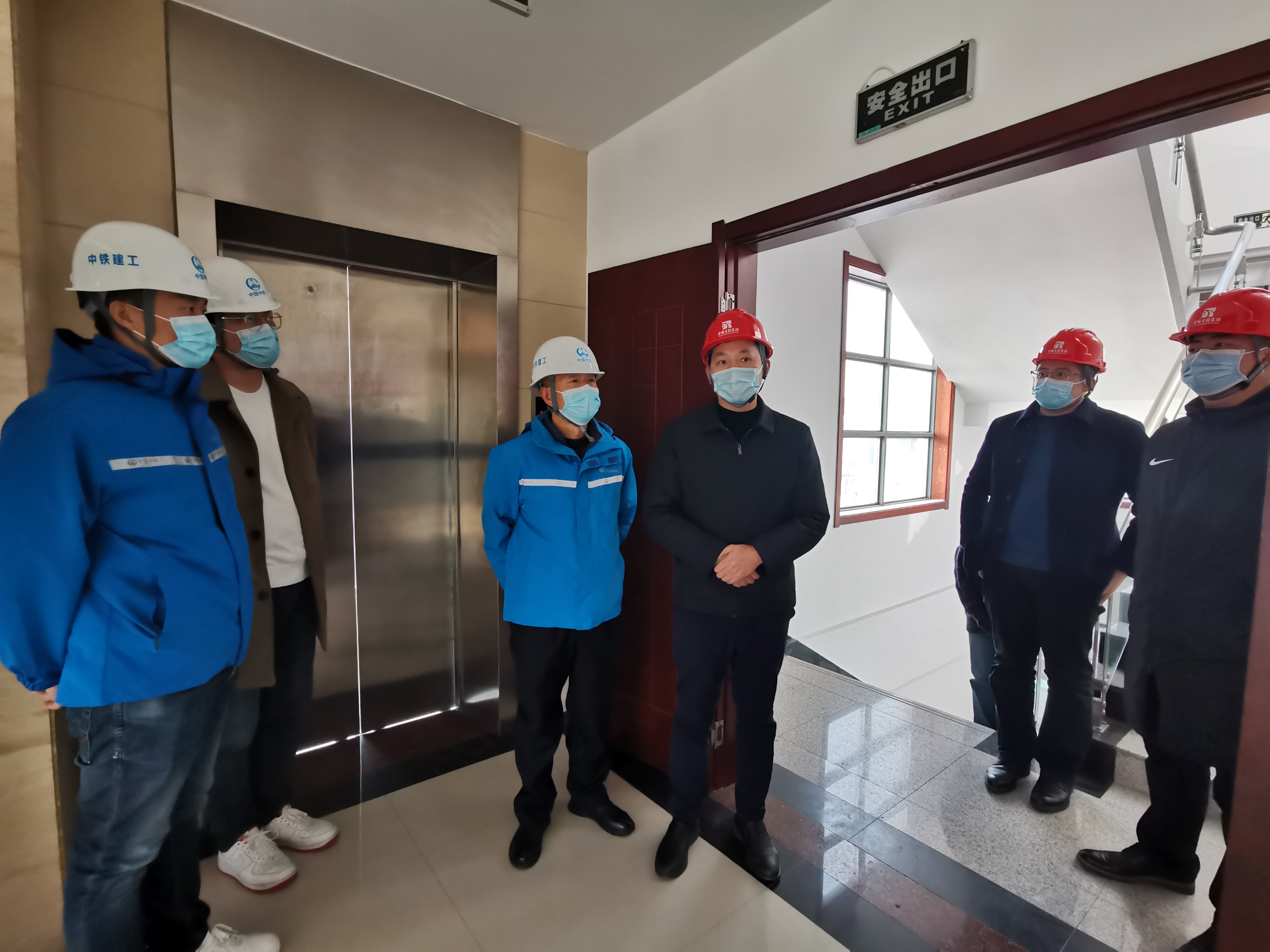 讲解.jpg 讲解.jpg