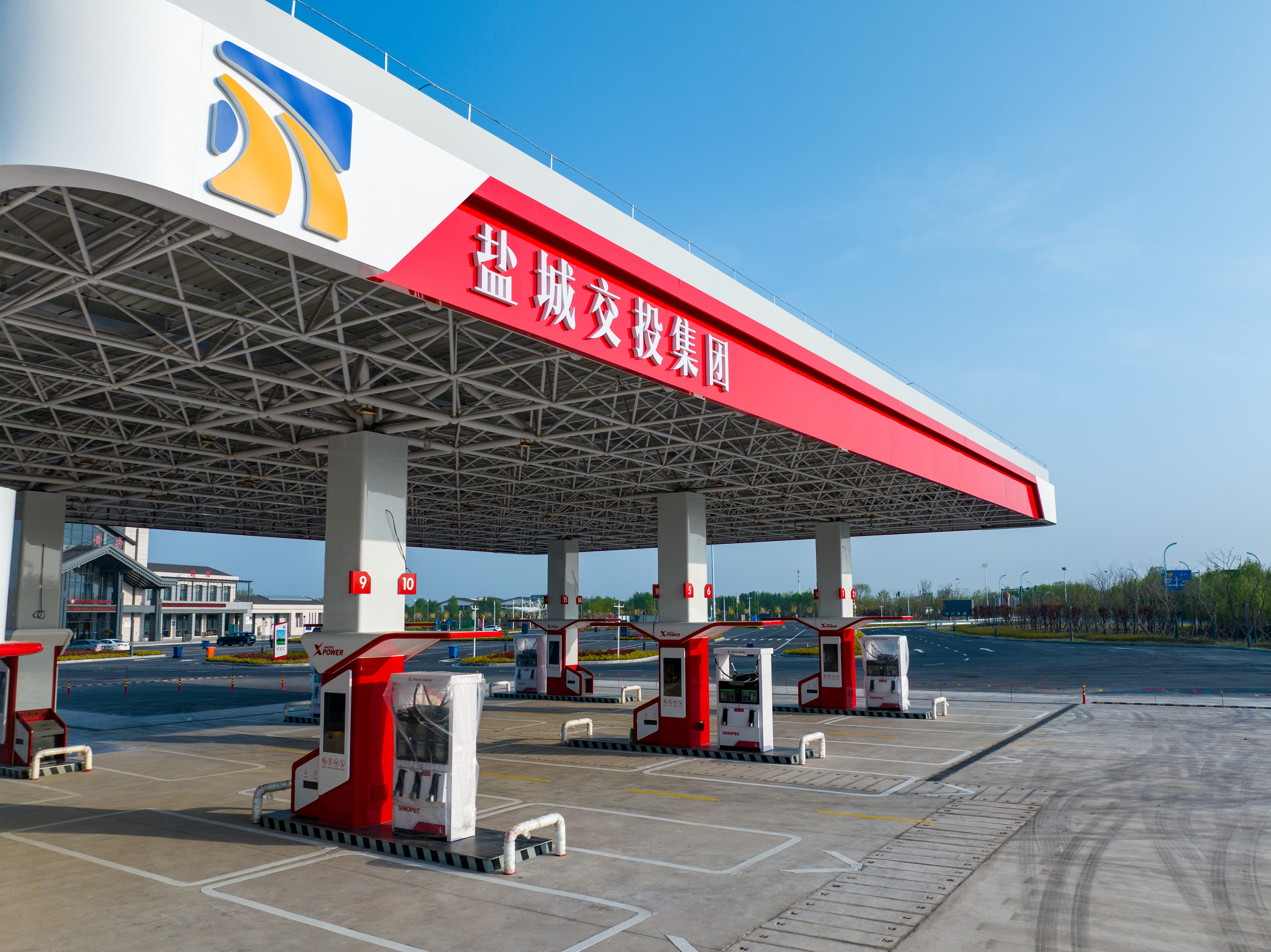 加油站.jpg 加油站.jpg