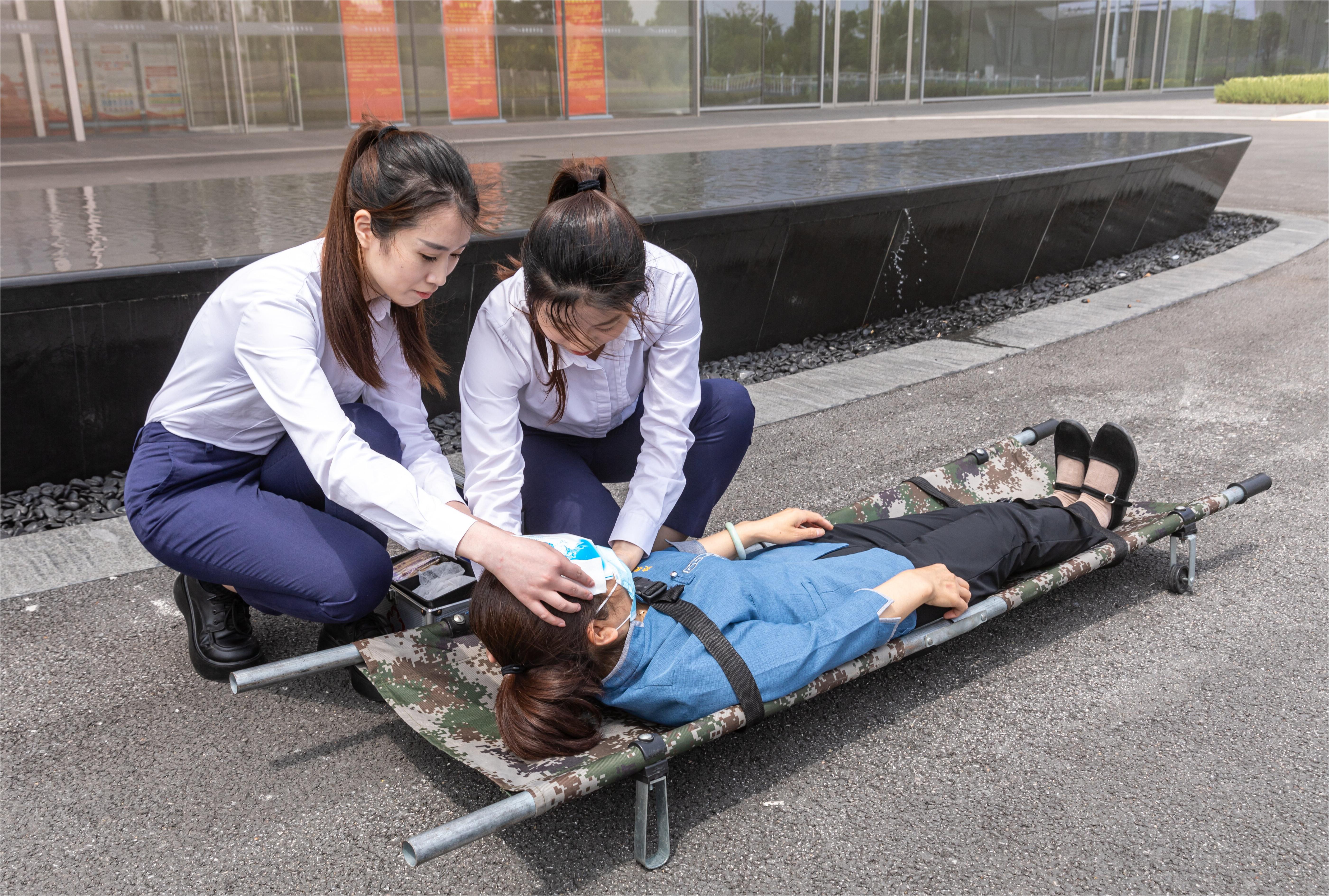 消防演练-34_proc.jpg 消防演练-34_proc.jpg