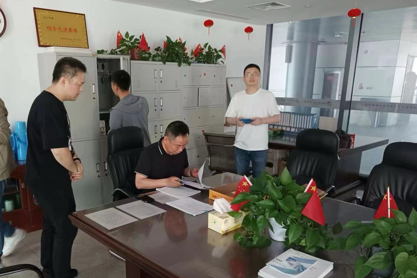 平台_副本_副本.jpg 平台_副本_副本.jpg