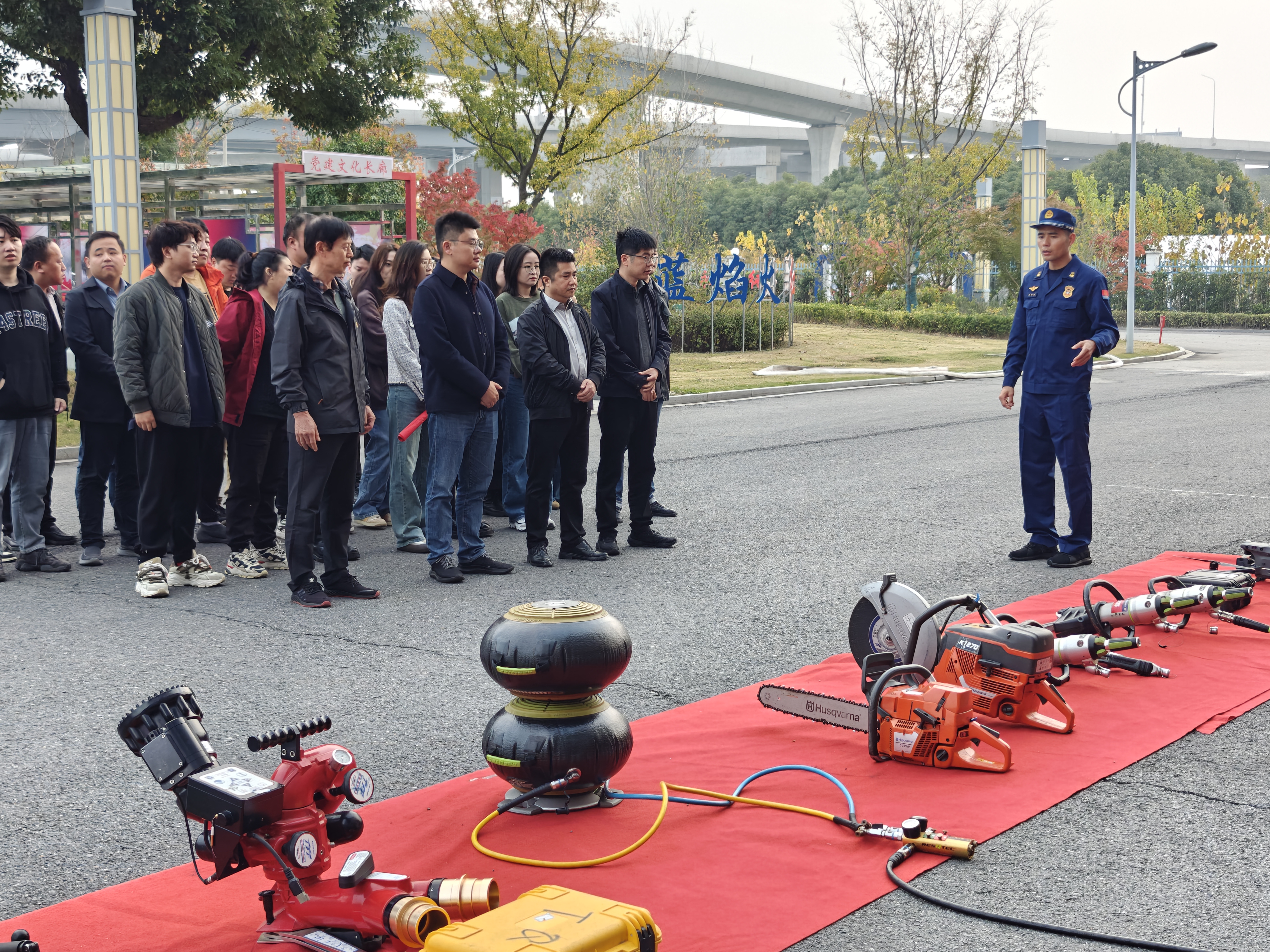 04b1336afb26a841c3215328c84e450.jpg 04b1336afb26a841c3215328c84e450.jpg