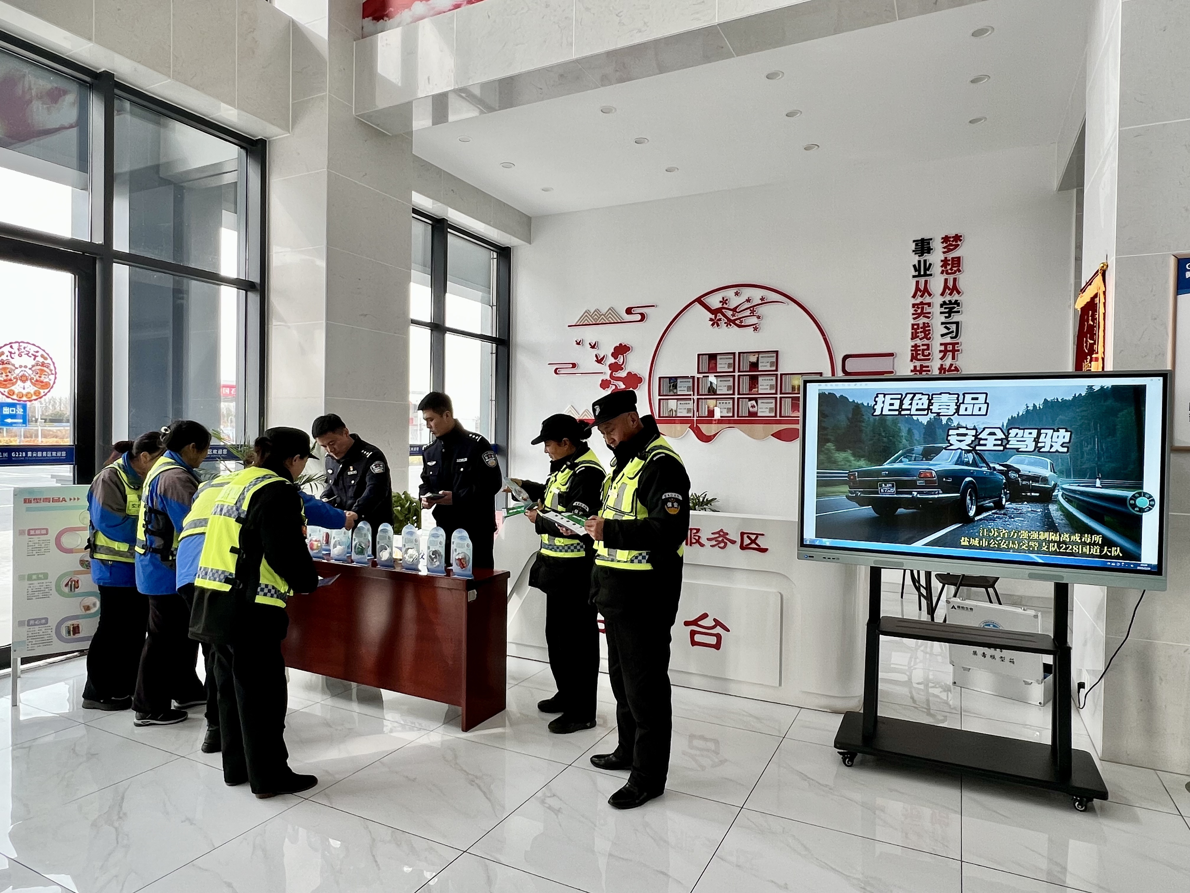 微信图片_20250221104153.jpg 微信图片_20250221104153.jpg