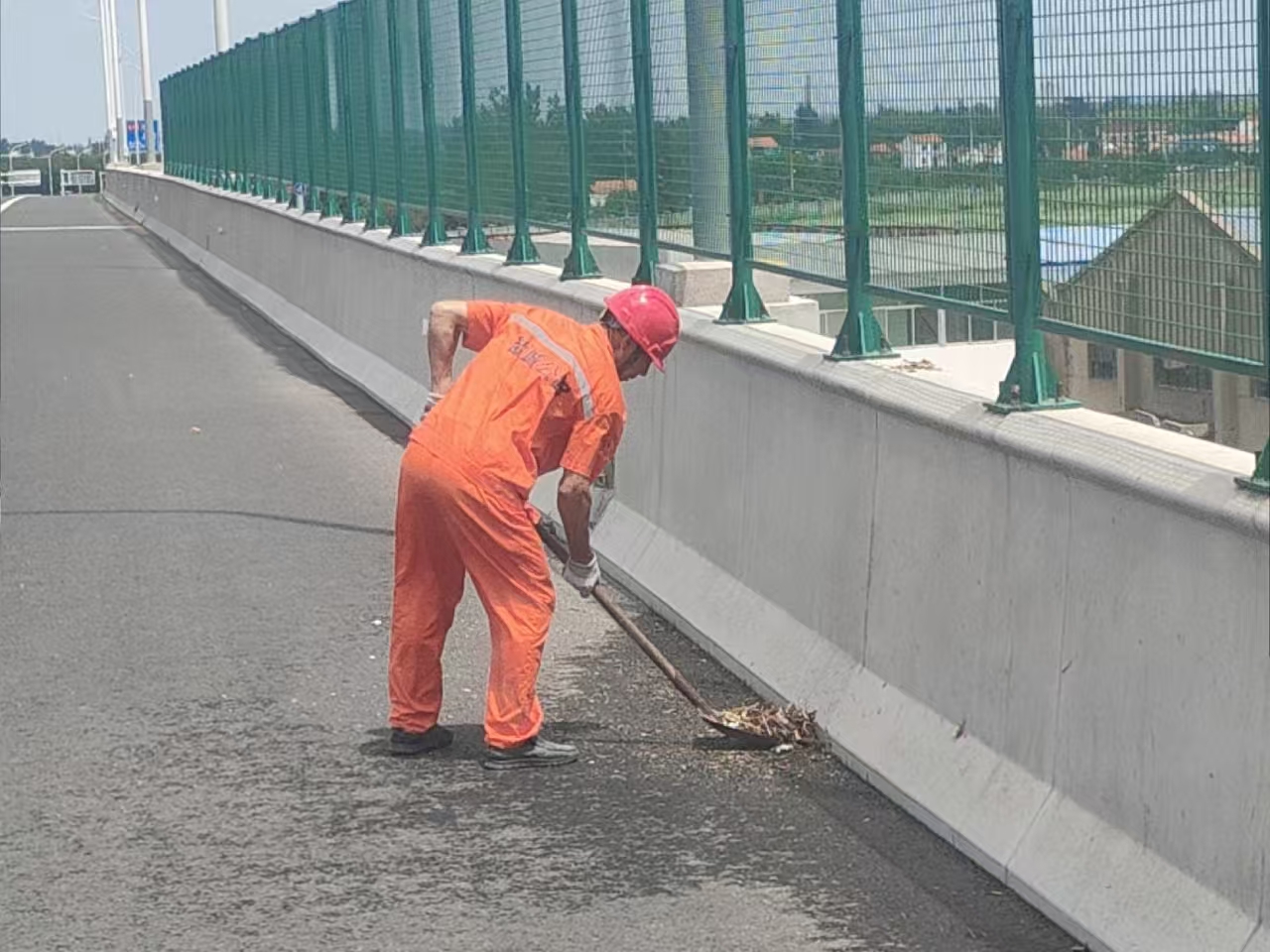 重点路段 匠心守护保畅通2.jpg 重点路段 匠心守护保畅通2.jpg